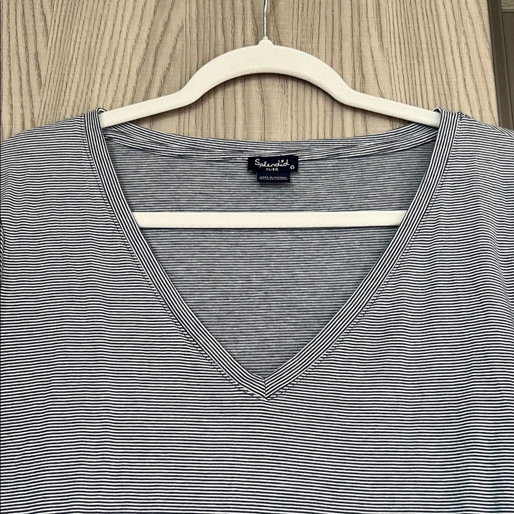 Splendid Light Gray V-Neck Tee - Picture 3 of 5